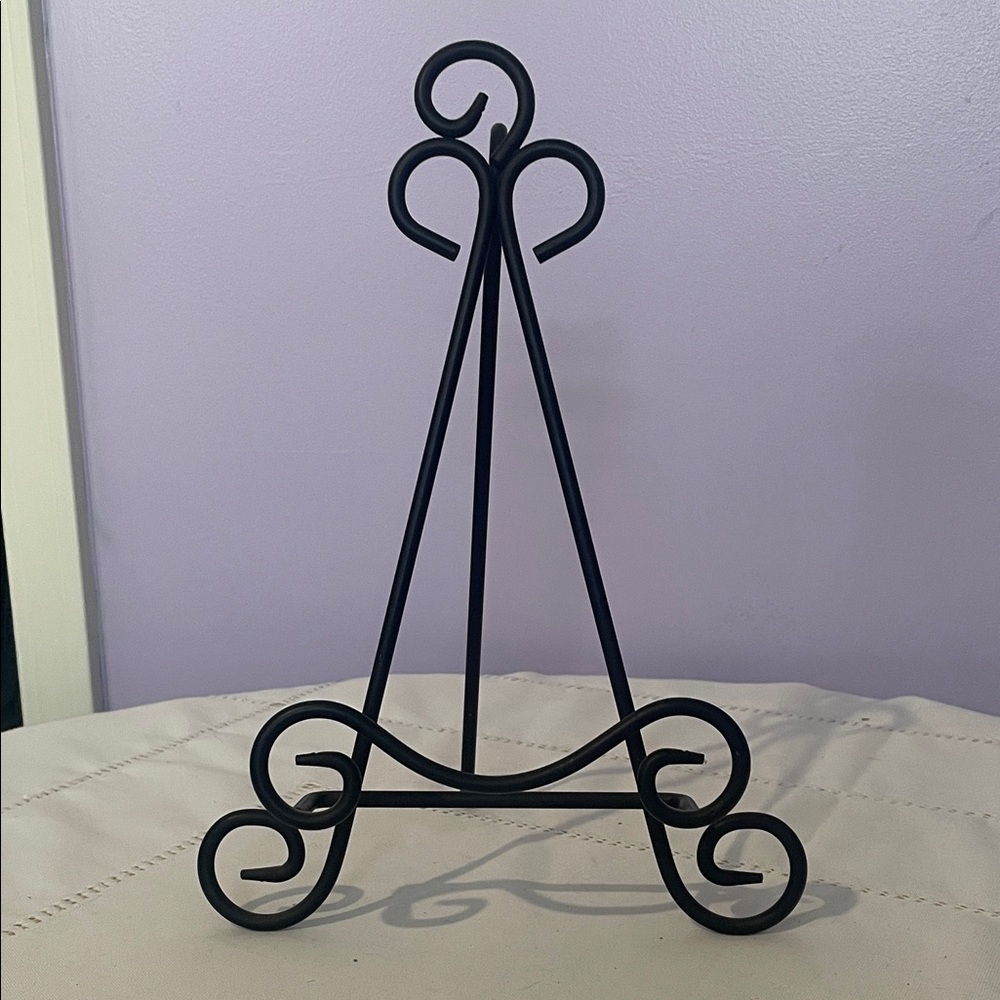 Black Metal Display Easel